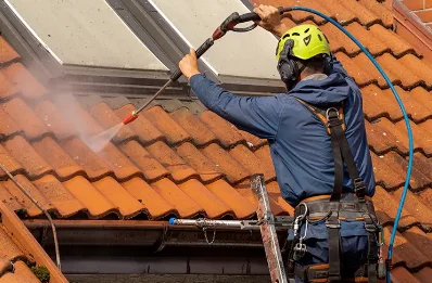 Démoussage et hydrofuge de toiture à Wicquinghem